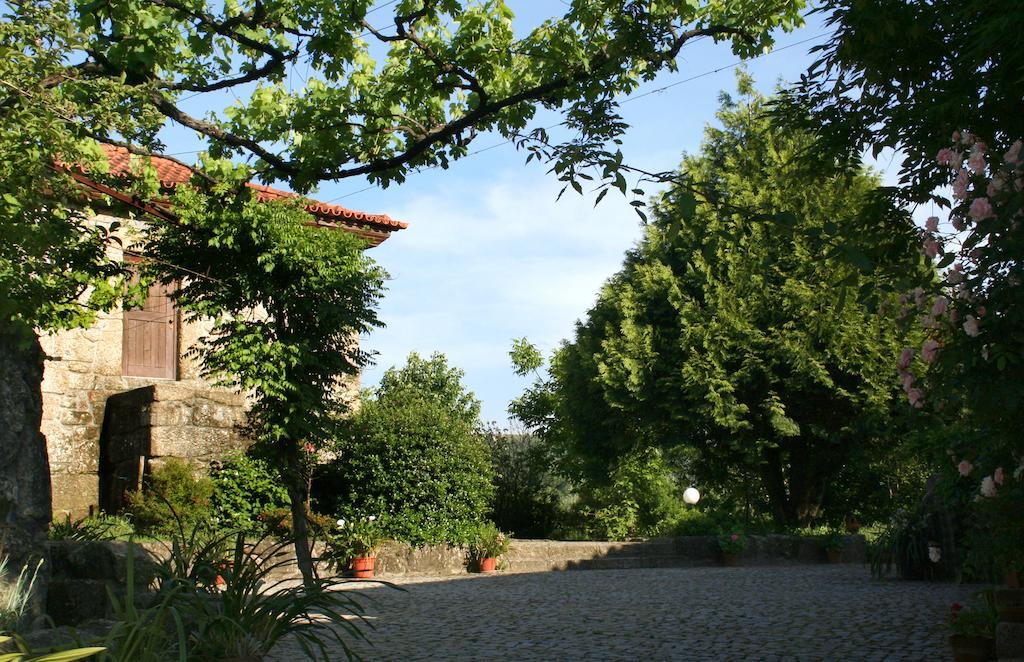 Gasthaus Quinta De Lourosa Lousada Exterior foto