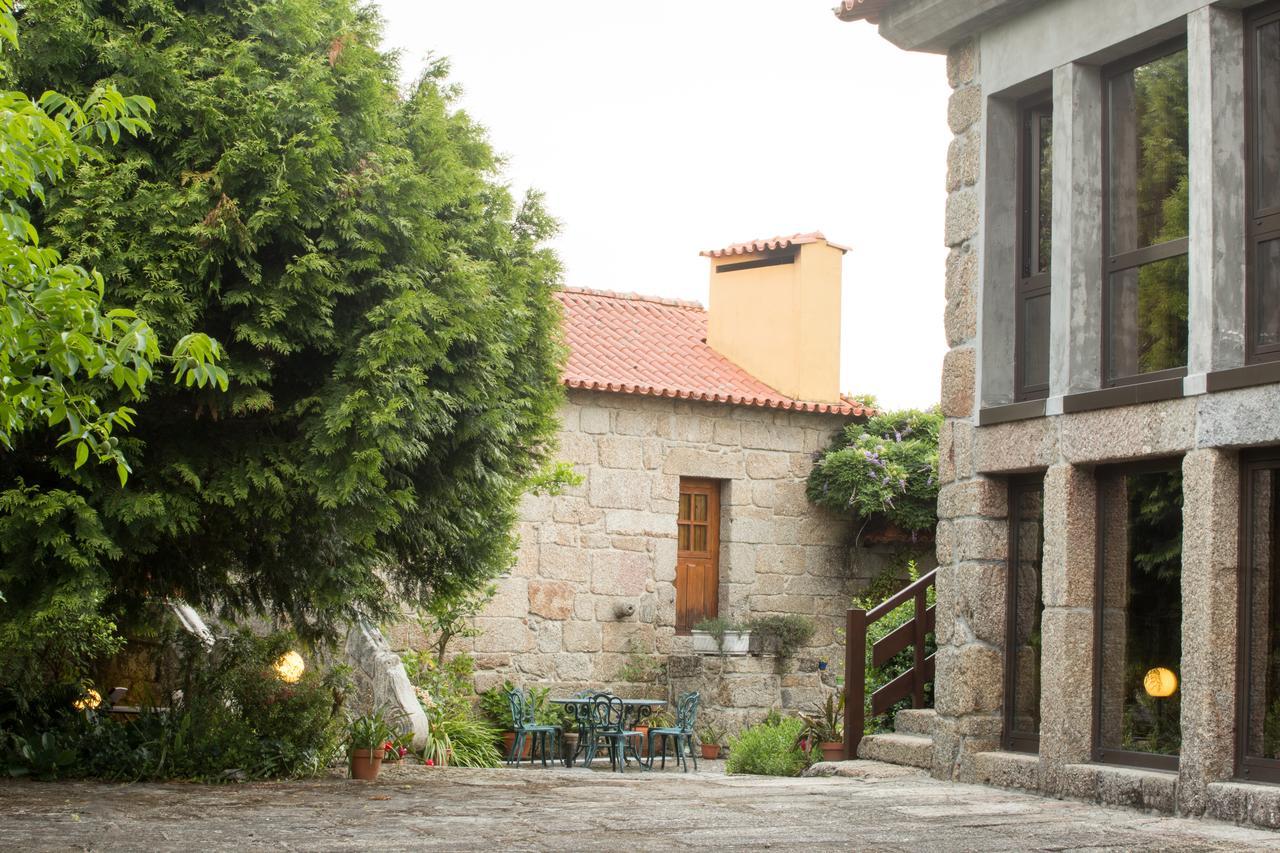 Gasthaus Quinta De Lourosa Lousada Exterior foto